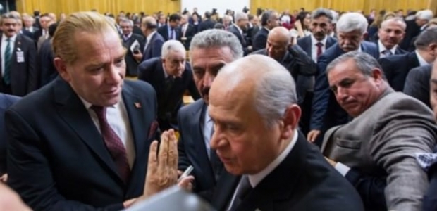 Bahçeli Atatürk selfie'sini reddetti