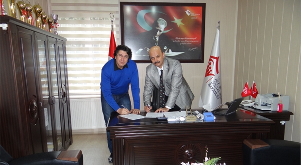 GENÇLİK DEĞERLERİNİ KEŞFEDİYOR
