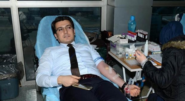 BELEDİYE PERSONELİNDEN KAN BAĞIŞI