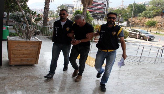 10 yıldır kaçak olan dolandırıcı Alanya’da yakalandı  