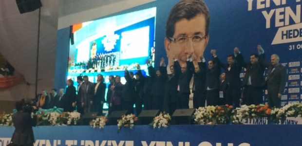 İzmir'de MHP'li Başkan AK Parti'ye geçti