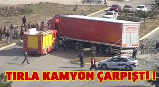 Isparta'da TIR'la Kamyon Çarpıştı!