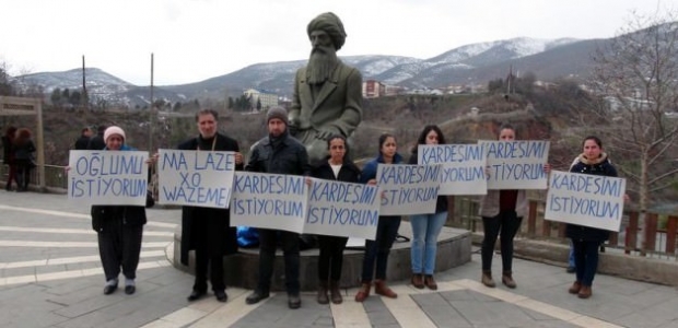 Oğlu PKK'ya katılan ana, 6 çocuğuyla grevde!