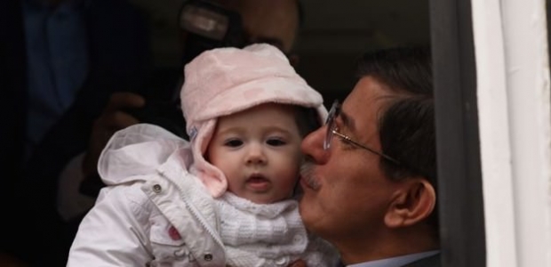 Davutoğlu: Özgecan'ın ismini yaşatacağız