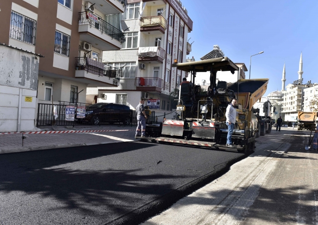 11 bin nüfuslu mahalleye 11 ton asfalt daha 