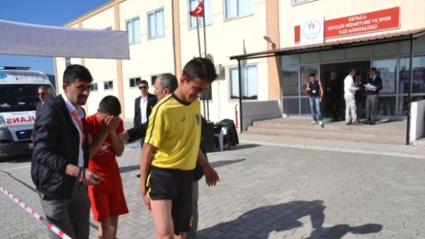 Koşuda Bunalan Öğrenciler Baygınlık Geçirdi