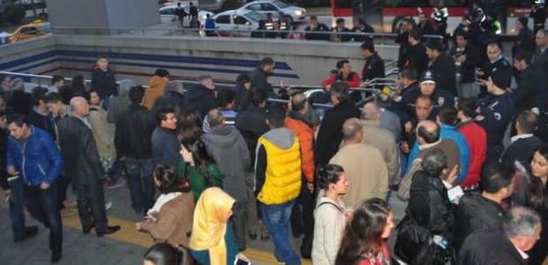 Metroda yürüyen merdiven dehşeti