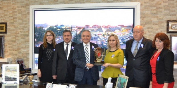 Iyaş'a Gurur Ödülü
