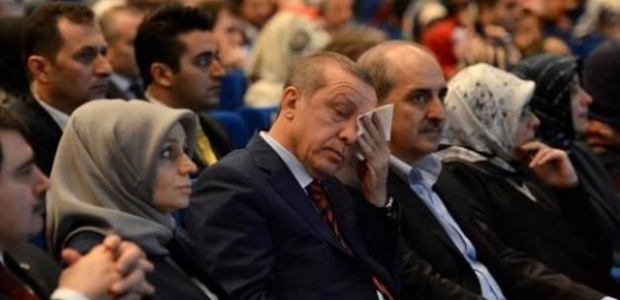 Erdoğan 28 Şubat sunumunda ağladı