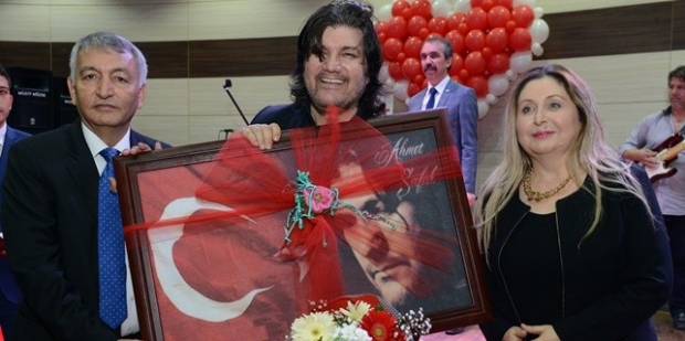 Türk Annesi Gönül Köşküdür