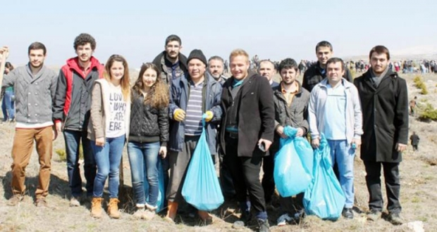 DİNAR'IN AFŞAR KÖYÜNDE AĞAÇ BAYRAMI KUTLANDI