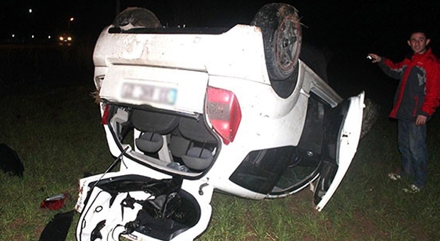 Isparta'dan Satın aldıkları otomobille kaza yaptılar