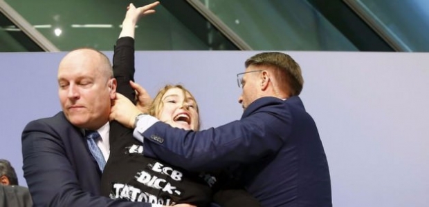 Avrupa Merkez Bankası Başkanı Draghi'ye saldırı