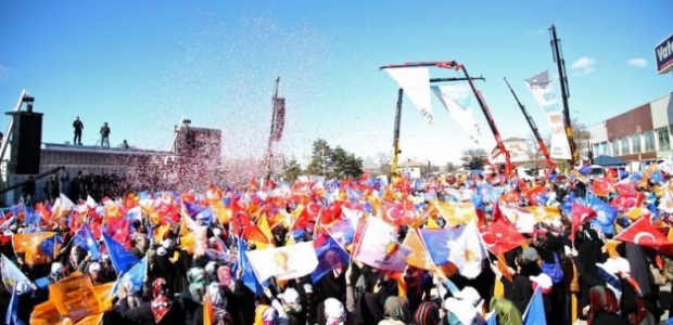 Davutoğlu: Bunlar terör çetesi, şiddet çetesi