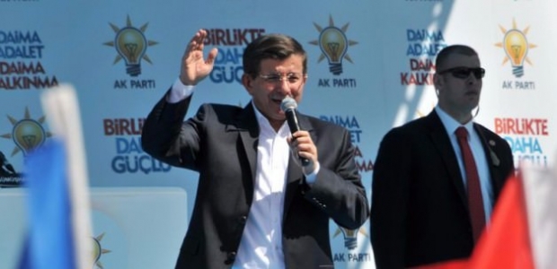 Davutoğlu: Erdoğan'ı ve beni tehdit ettiler