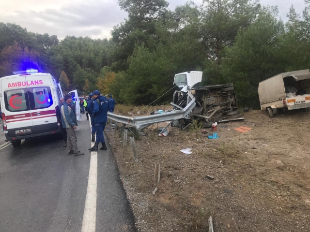 14 kişilik minibüsten 1 ölü 26 yaralı çıktı 