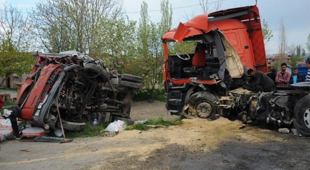 AFYONKARAHİSAR’DA TRAFİK KAZASI: 1 YARALI