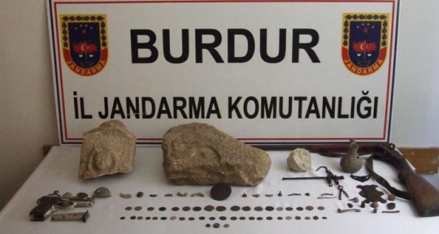 BURDUR'DA ÇOK SAYIDA TARİHİ ESER ELE GEÇİRİLDİ