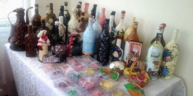 Atıklardan süs eşyası yaptılar