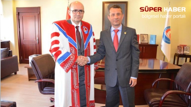 REKTÖRLÜK DEVİR TESLİM TÖRENİ GERÇEKLEŞTİRİLDİ
