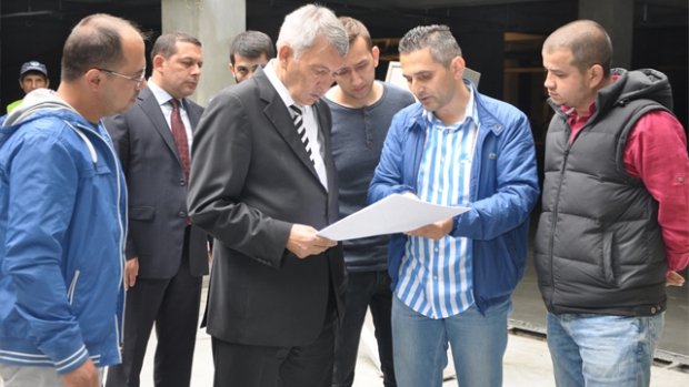 ​Günaydın, “Belediye önü ile birlikte 400 araçlık otopark oluşturuyoruz”