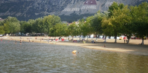 Isparta’da plajlar sınıfı geçti
