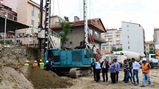 Günaydın: Belediye önü ile birlikte 400 araçlık otopark oluşturuyoruz
