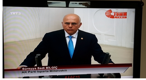 Kağıda bakmadan yemin etti