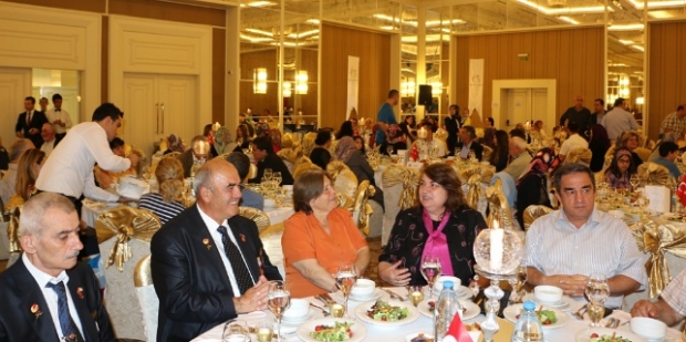 Valilik Şehit Aileleri ve Gazilere İftar Verdi