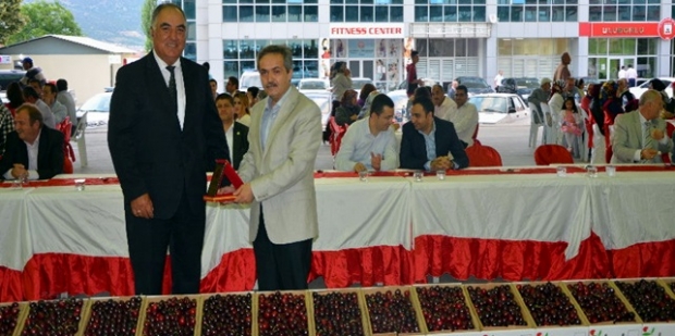 Isparta'nın uluborlu ilçesinde 39. Geleneksel Kiraz Festivali kutlandı