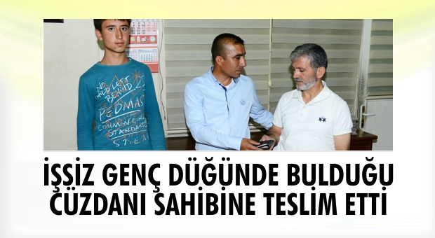 Düğünde Cüzdan Buldu Sahibine Teslim Etti