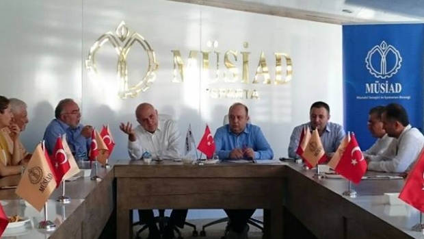 Süreyya Sadi Bilgiç iş adamları ile bir araya geldi