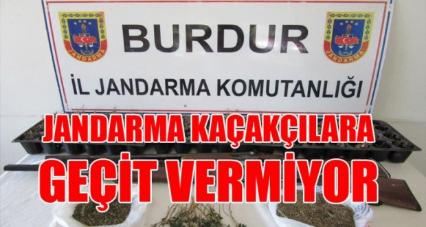 JANDARMA KAÇAKÇILARA GEÇİT VERMİYOR