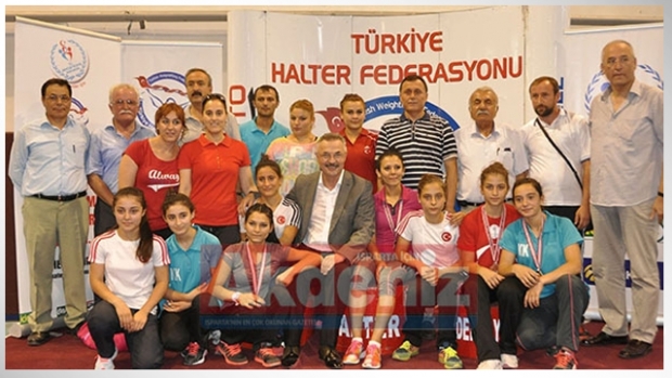 Halter Şampiyonası nefesleri kesiyor
