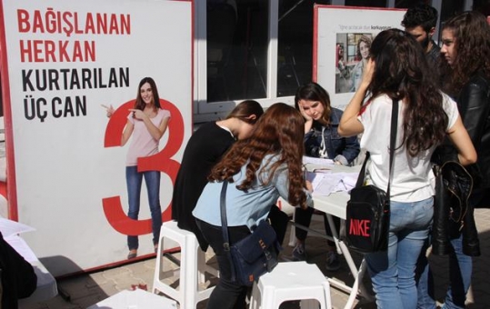 KIZILAY KAN TOPLAMAK İÇİN KOLLARI SIVADI