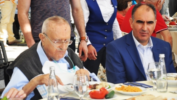 AĞA YİNE AĞALIĞINI YAPTI