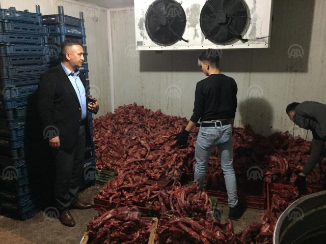 1 ton kaçak tavuk eti ele geçirildi