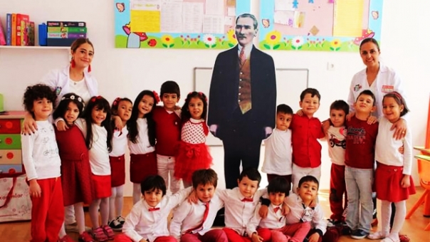 Çocuk Adası'nda Cumhuriyet coşkusu