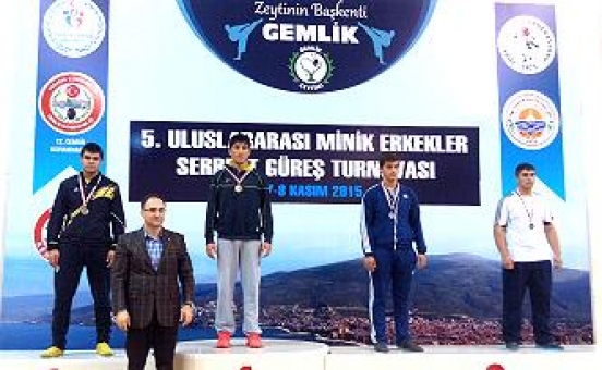 Güreşte Isparta Başarısı