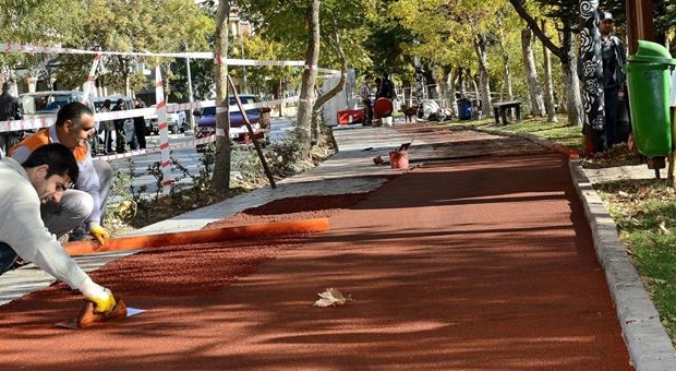 ÇAYBOYU YÜRÜYÜŞ YOLU KAUÇUK İLE KAPLANIYOR