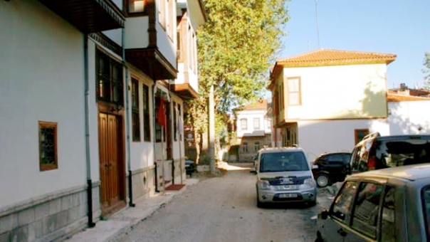 ISPARTA'DA ASFALT KRİZİ - BİZİMLE ALAKASI YOK !