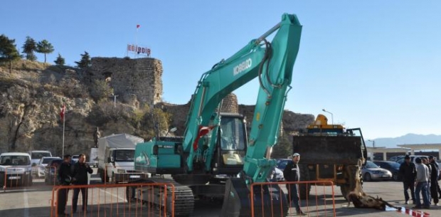 Eğirdir Belediyesi’ne yeni iş makinası