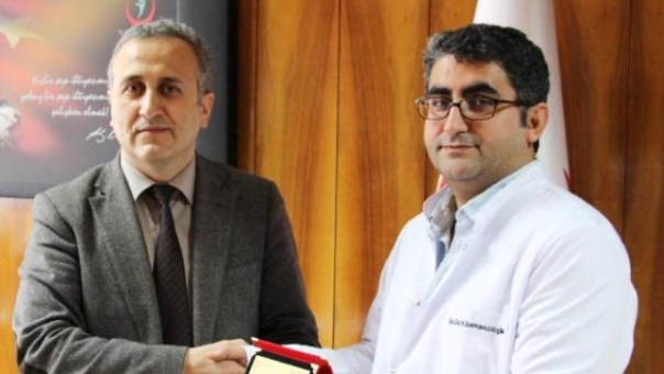 Cizre'de Görev Yapan Doktora Plaket