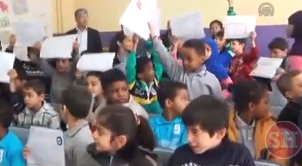 ISPARTA'DA AFRİKALI ÇOCUKLARIN KARNE SEVİNCİ VİDEO HABER