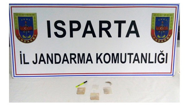 ISPARTA JANDARMA EKİPLERİ ZEHİR TACİRLERİNİ VE SUÇLULARI YAKALADI