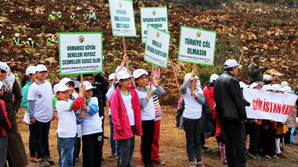 Isparta'da Ormancılık Haftasında Fidan Dikimi Coşkusu