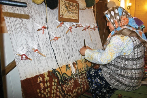 Isparta Dokuma Halısı Yurt Dışında Tanıtılıyor