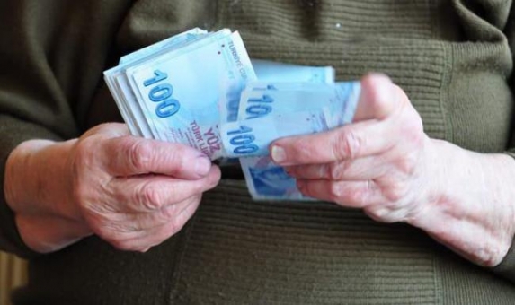 Emeklilere 300 TL ek gelir imzası haftaya!