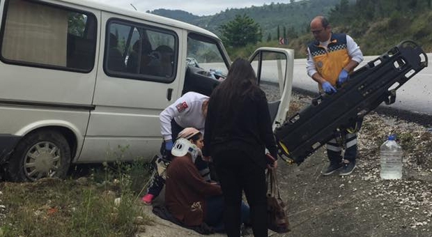 Isparta'da Trafik Kazası 3 Araç Birden Takla Attı!