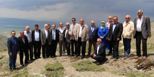 Afyonkarahisar ve Isparta 'ölüm yolu' için el ele verdi